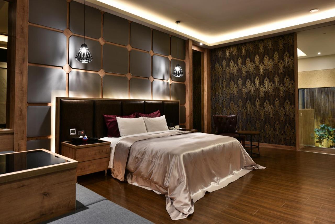 Venice Motel Taichung Exterior photo