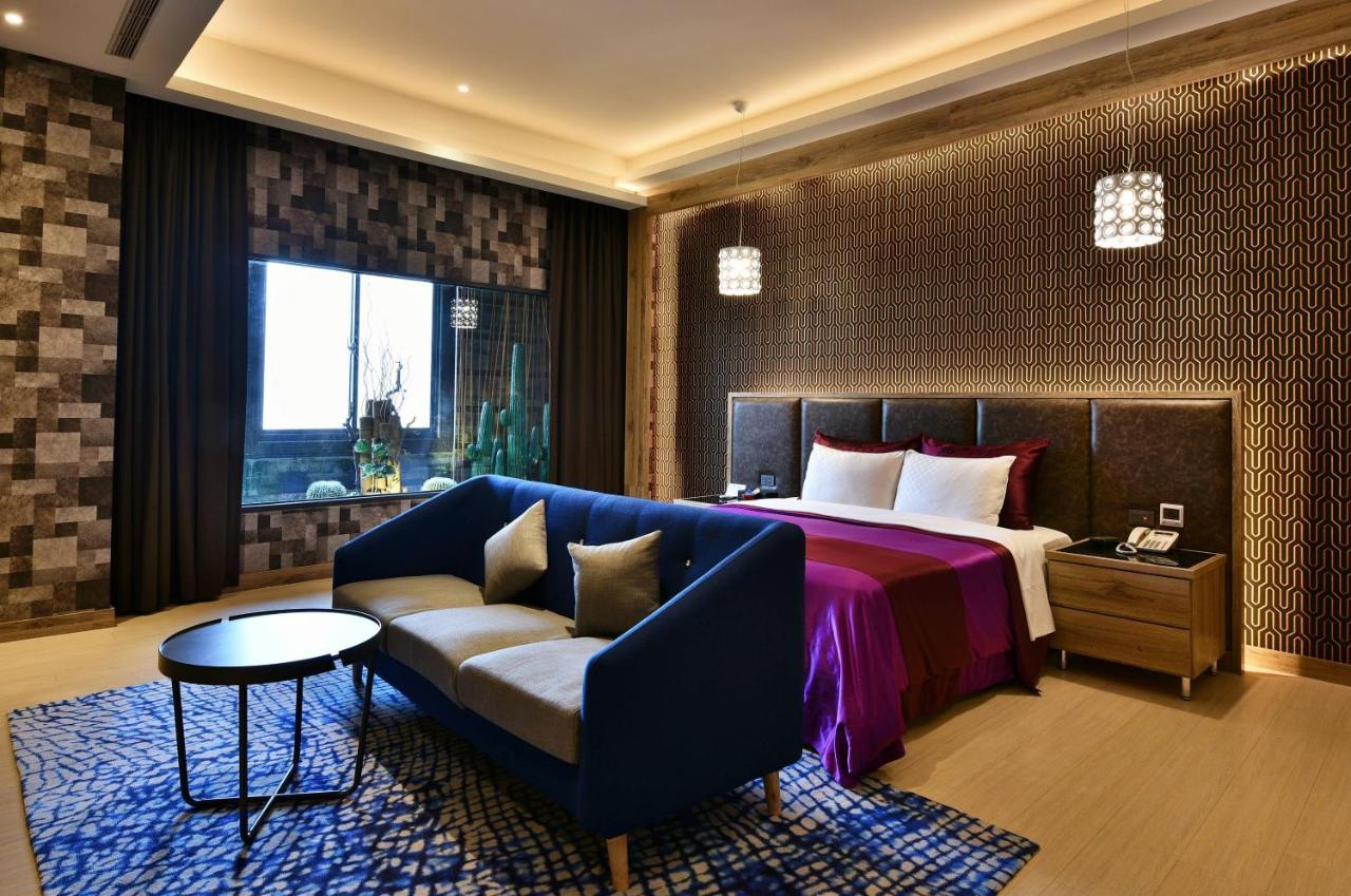 Venice Motel Taichung Exterior photo