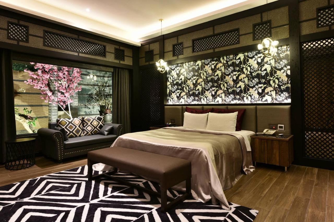 Venice Motel Taichung Exterior photo