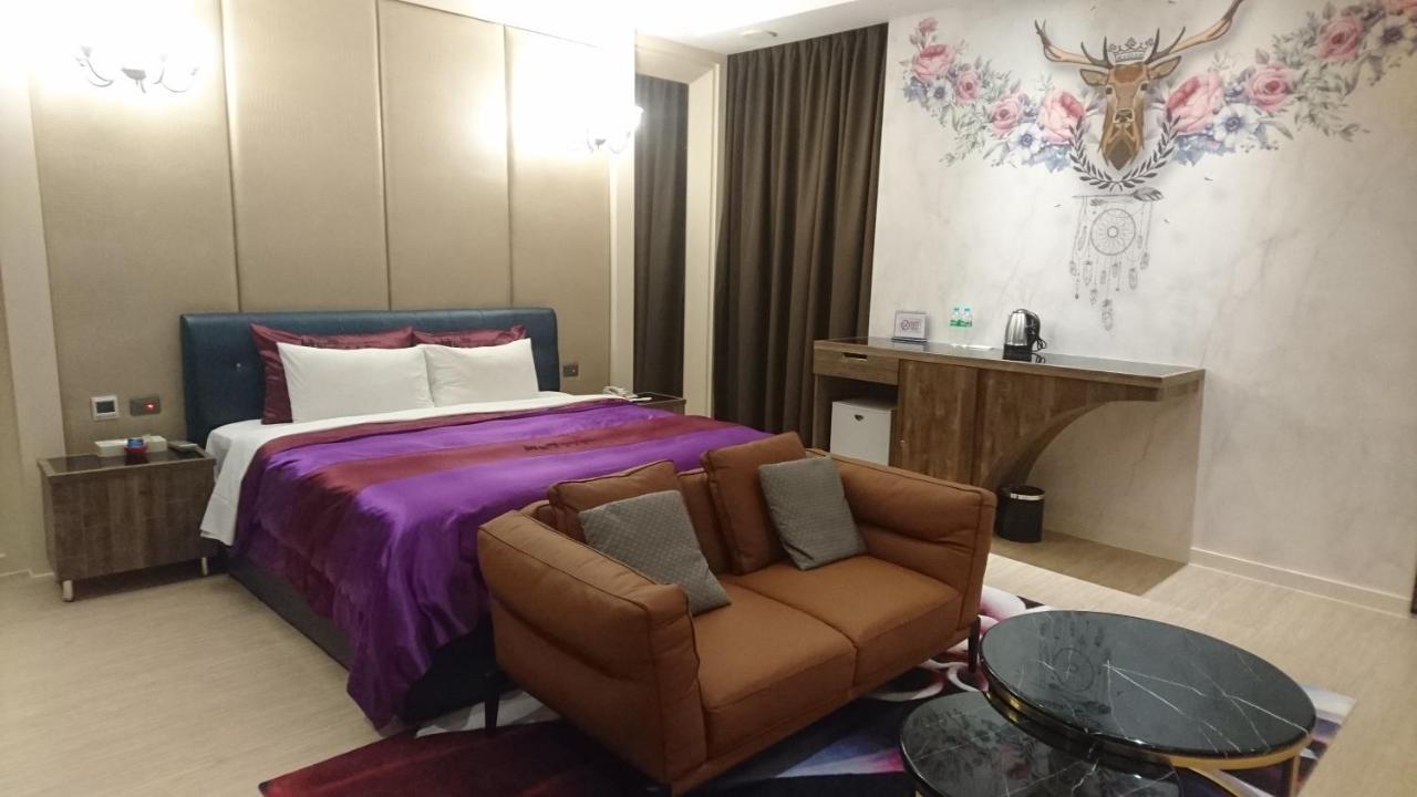 Venice Motel Taichung Exterior photo